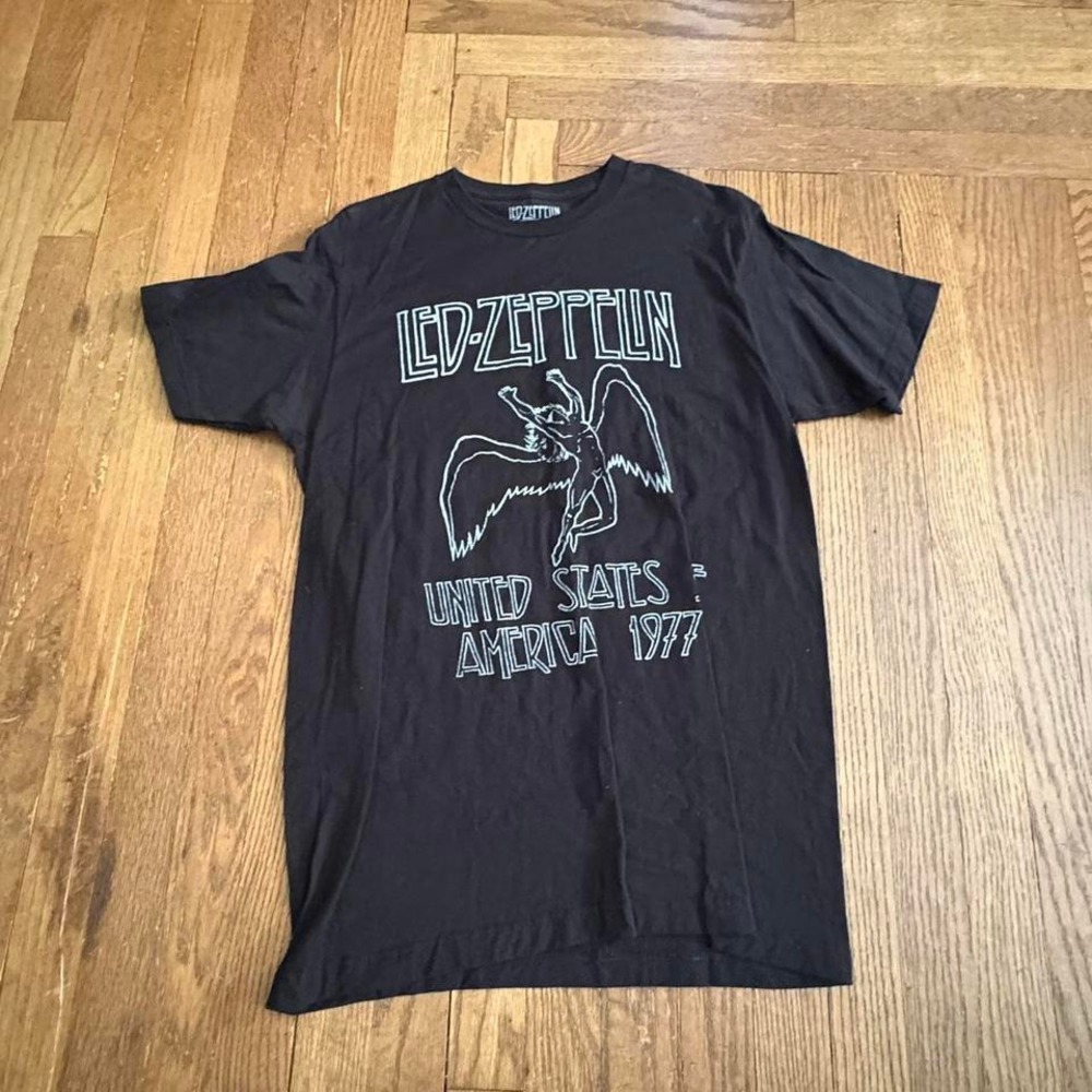 Led Zeppelin "United‎ States of America 1977" Graphic T-Shirt Size Medium